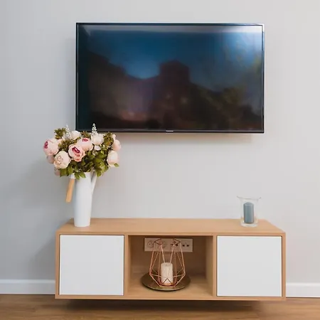 Royal Manu Netflix Łódź