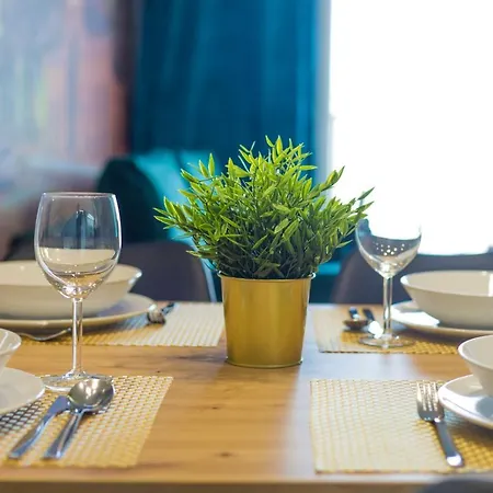 Royal Manu Netflix * Łódź